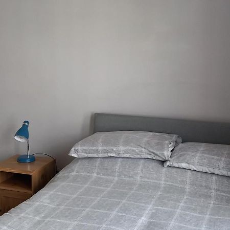 Ty Castell Guest House Кайрфилли Экстерьер фото